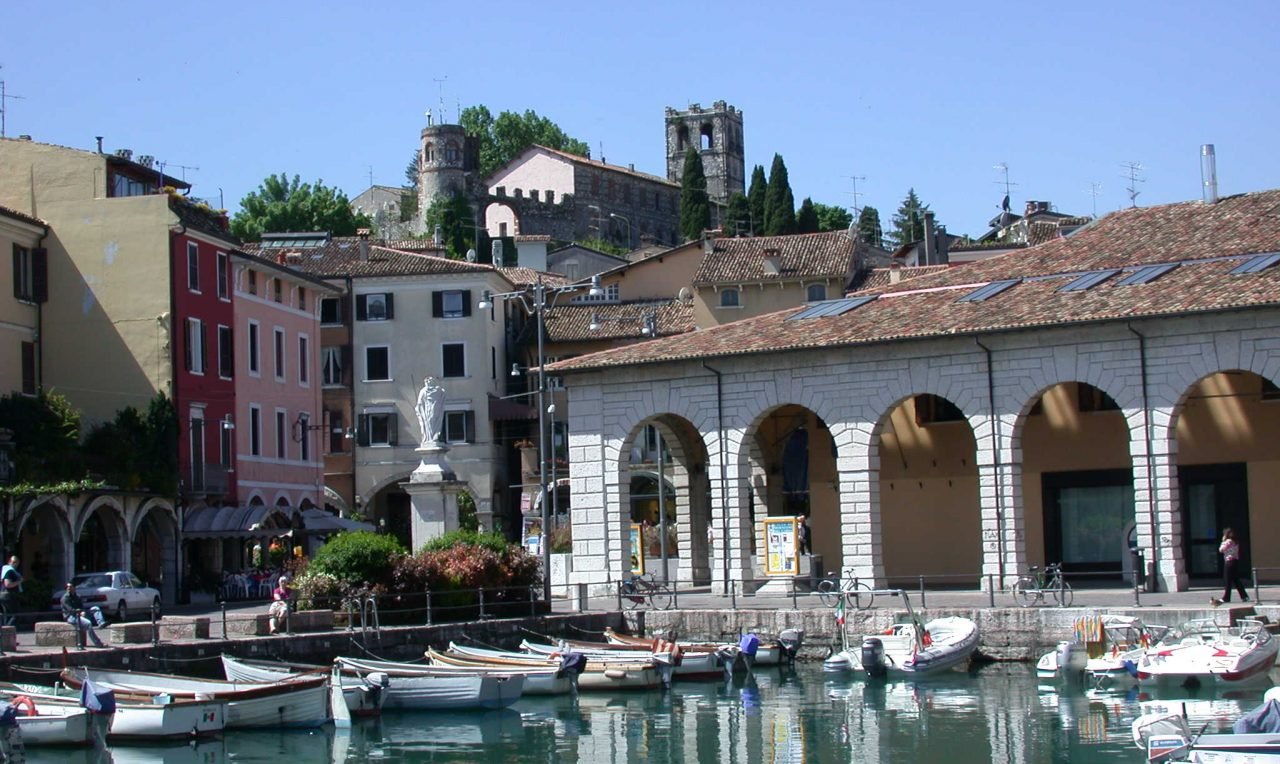 Old_port_of_Desenzano